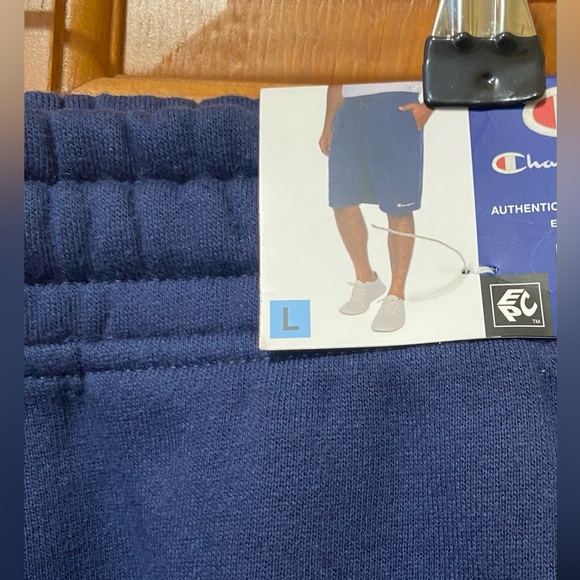 NWT Men’s Champion Athletic Shorts - Picture 3 of 3